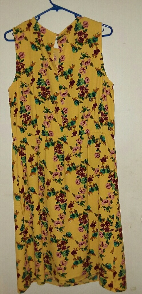 Dress - Picture 4 of 4